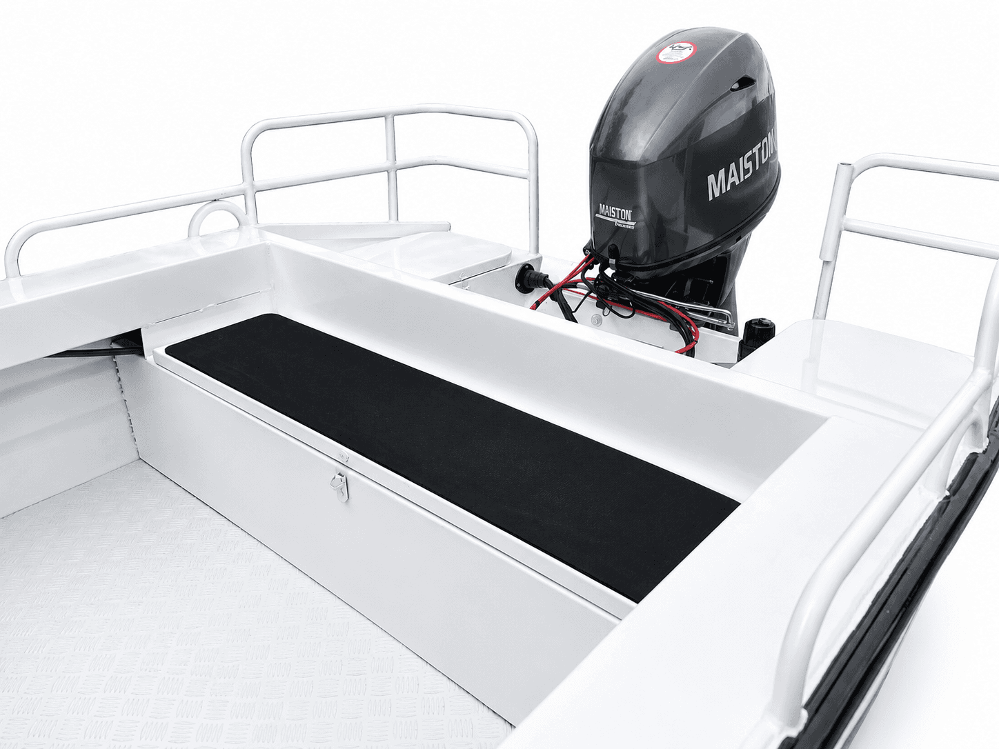 AL538W Half-Cabin Boat 4