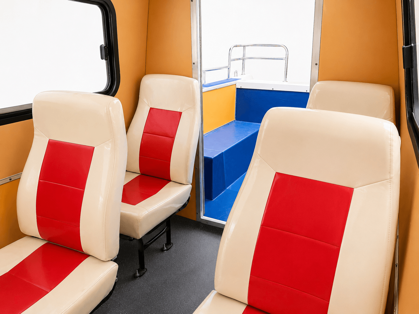 FG600-4 Half-Cabin Boat 3