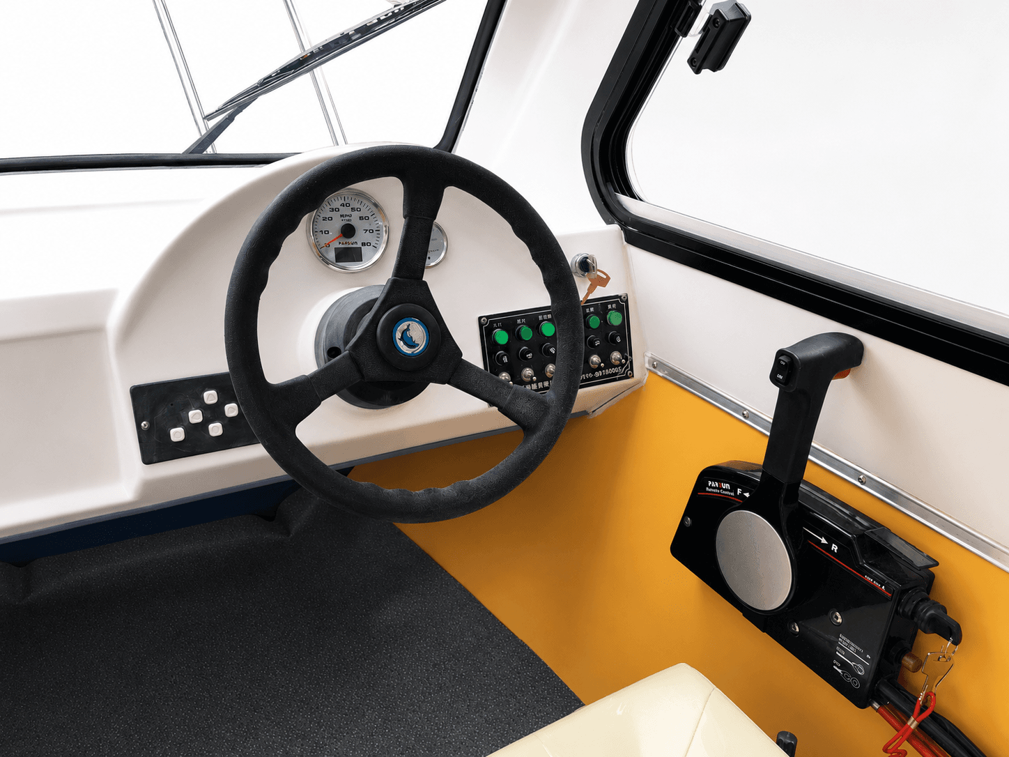FG600-6 Half-Cabin Boat 7