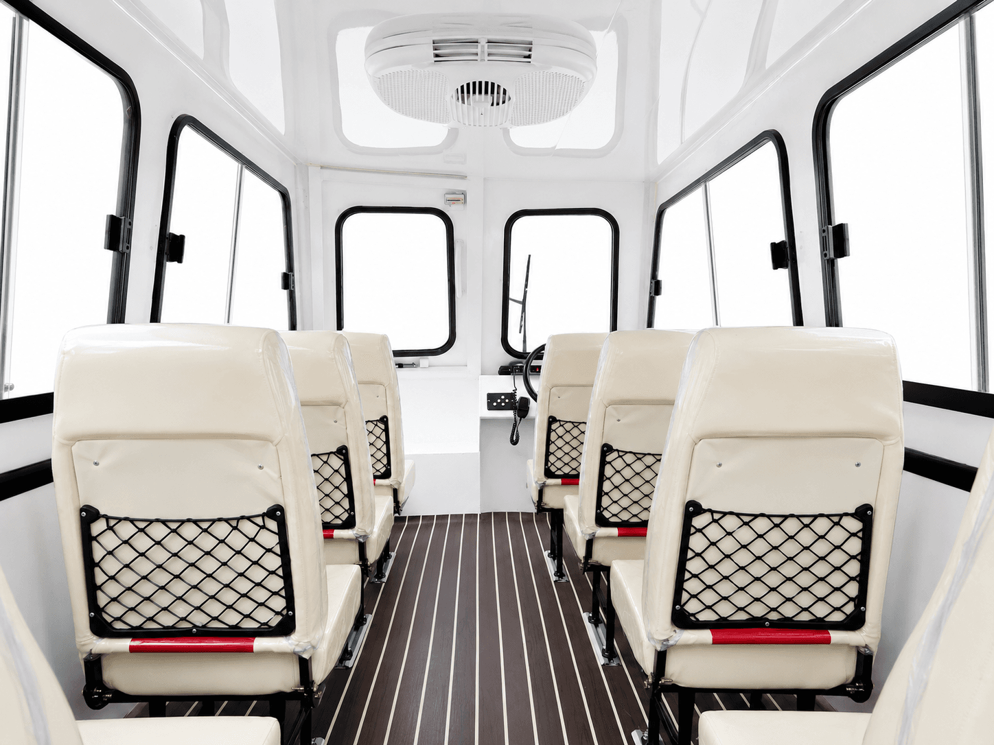 AL650W Full-Cabin Boat 8
