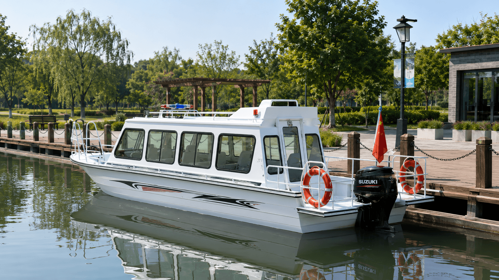 AL760Q Full-Cabin Boat 3