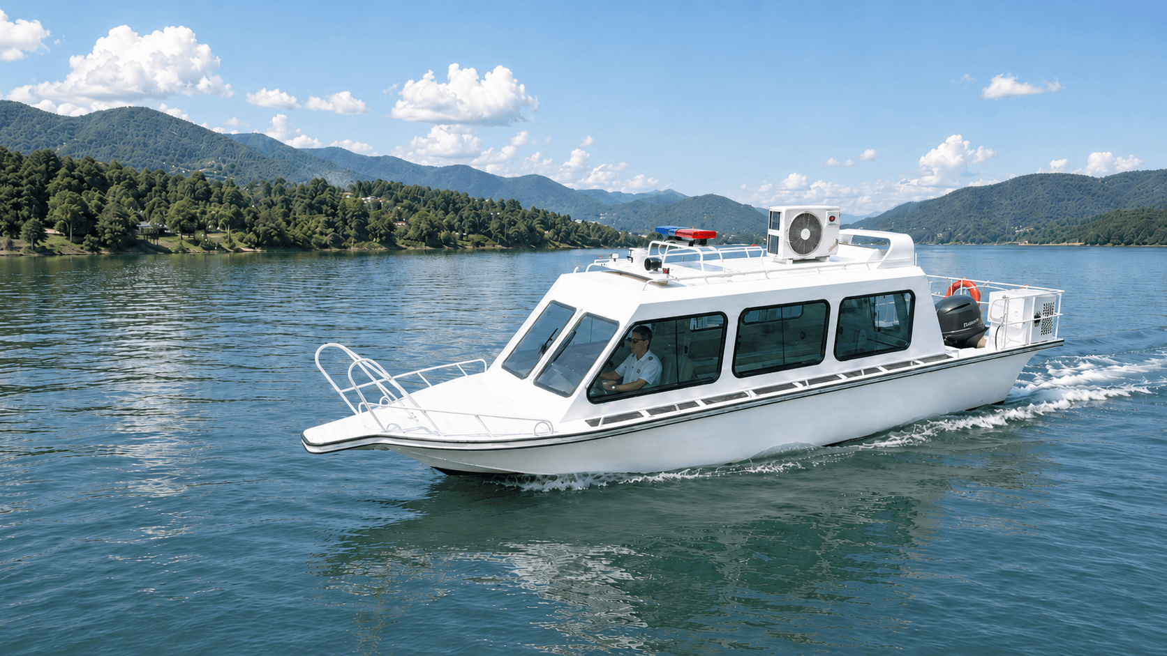 AL780Q Full-Cabin Boat